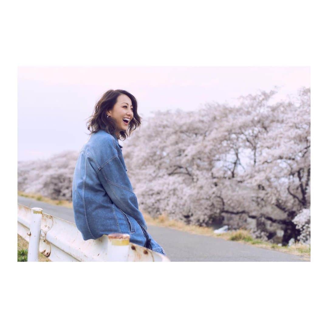 Shizukaさんのインスタグラム写真 - (ShizukaInstagram)「今日から新年度。  来年素敵な桜を見て みんなで笑い合えるように 大切な人達との大切な未来のために 今は少しの我慢です。  新生活をスタートさせた 皆さんへのエールと共に お家で一緒にお花見気分を楽しめたらと 携帯にあった思い出の写真を 送ります🌸 Photo by @aya_dream04 & @iino_dance_camera  #DreamShizuka #昨年の桜 #お家でお花見 #STAYHOME」4月1日 17時39分 - shizuka_dream06