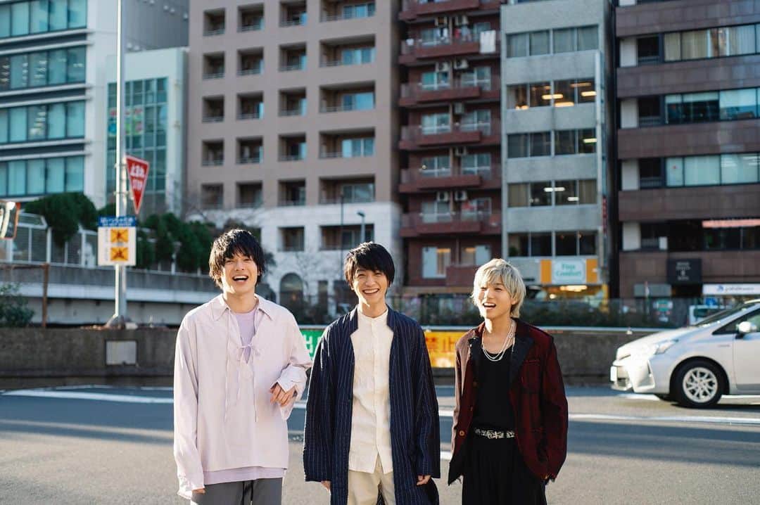 花盛友里のインスタグラム：「Shooting for @spoon.2di_magazine  夕方の優しい光でお散歩写真ー！」
