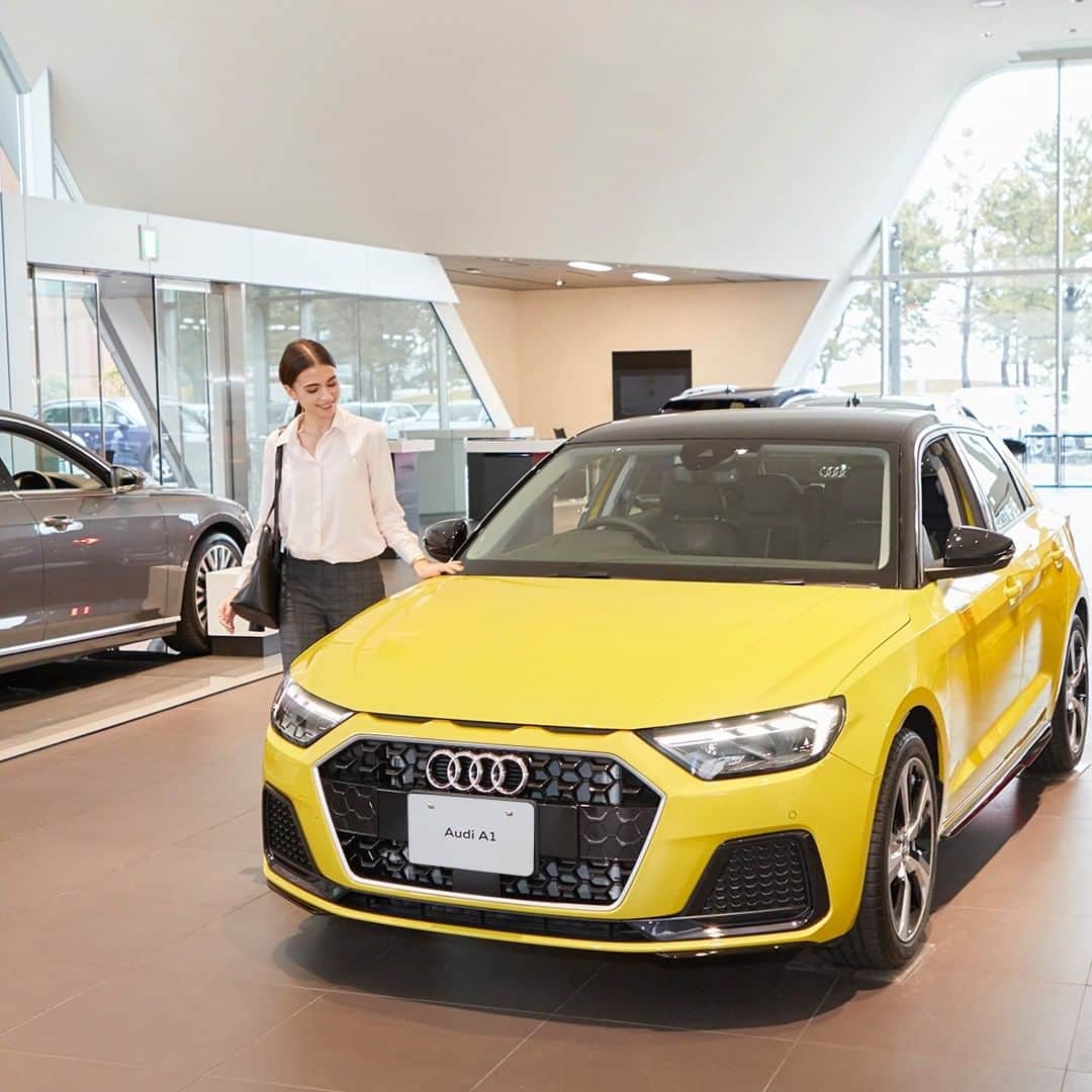 Audi Japan Sales / アウディジャパン販売さんのインスタグラム写真 - (Audi Japan Sales / アウディジャパン販売Instagram)「#Audiのある生活 期待と不安が入り混じる新生活。 #Audi に乗って、自分らしい春のスタートを。  現在#AJS では「Audi グレードアップキャンペーン」を実施中。期間は4/19(日)まで。 @audi.japan.sales  #Keepdistance #Staytogether #AudiA1 #A1 #MyAudi #Audistyle #car #新生活 #社会人 #ドライブ #アウディ #車 #愛車 #外車 #ドイツ車 #車好き #車好きな人と繋がりたい #アウディ女子 #車好き男子」4月1日 18時00分 - audi.japan.sales
