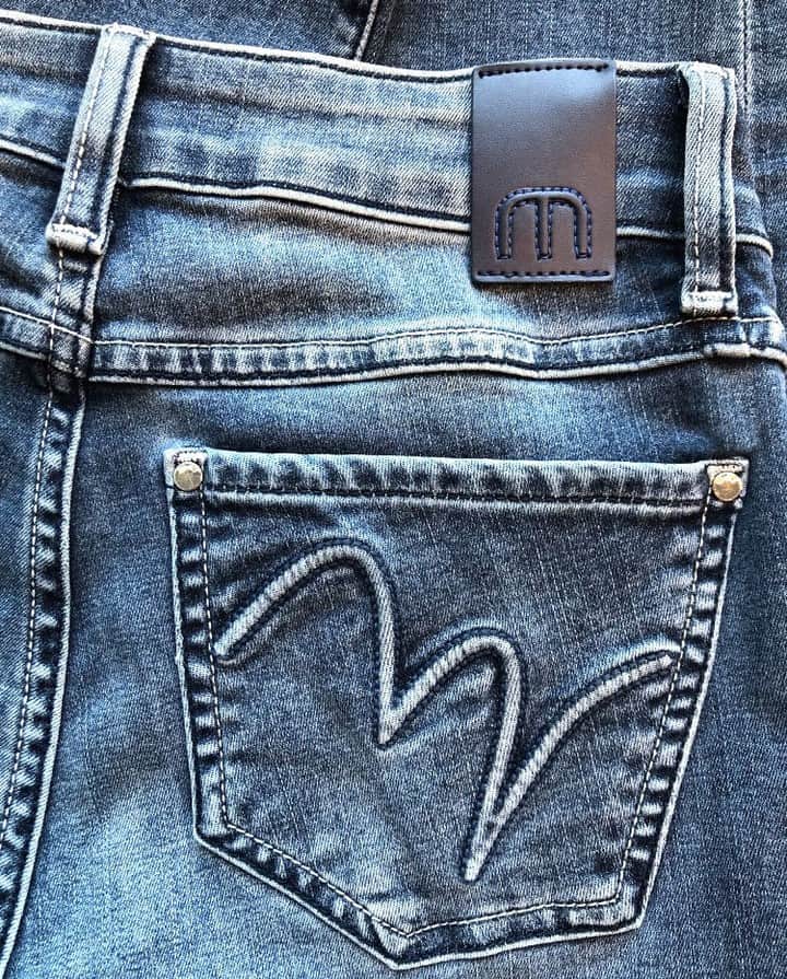 のインスタグラム：「Springtime means new denim styles! 💙 #MetIsBack #WeAreComing #denim」