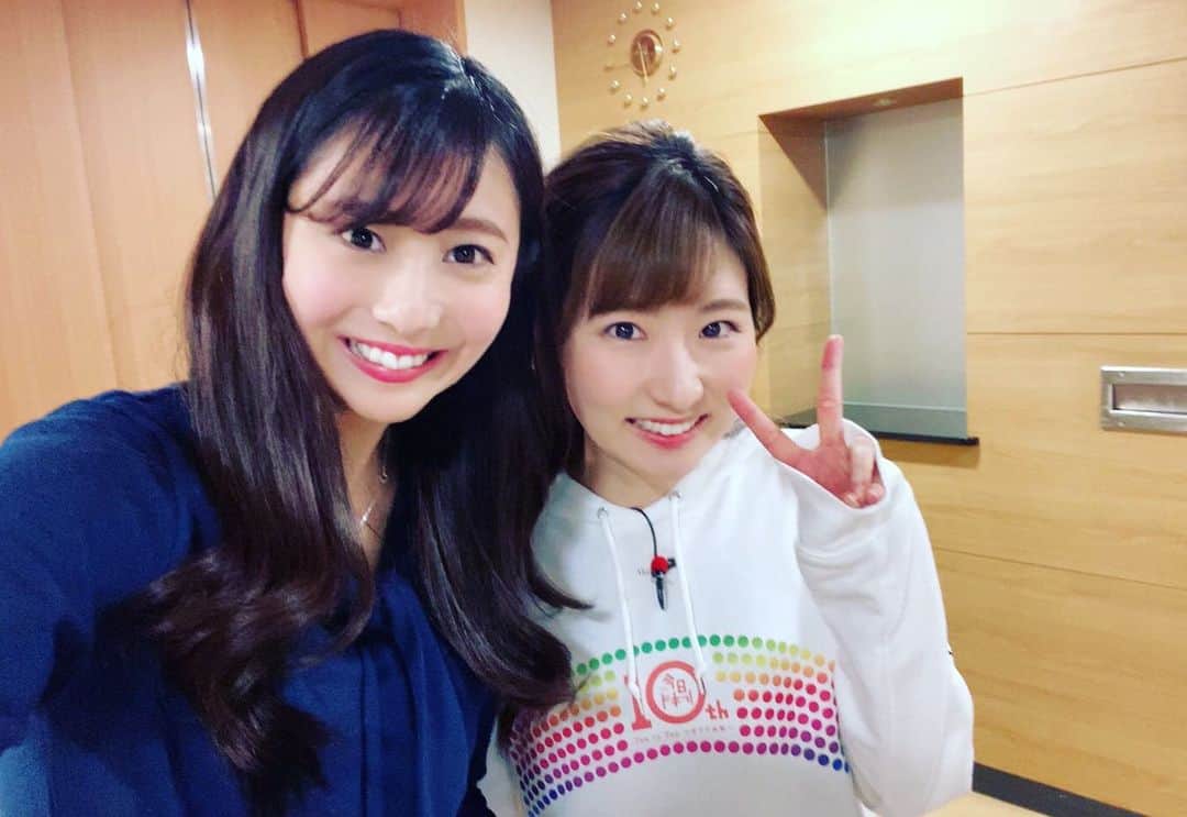のインスタグラム：「🌸🌸﻿ ﻿ アナウンサー「6年目」がスタートしました。﻿ ﻿ 去年入社した大堀結衣アナは同い年。﻿ 実は私たち大学生のときから友人なんです💫﻿ 夢を叶えるために一緒に就活を頑張った﻿ 学生時代の思い出が蘇ります。﻿ ﻿ 大堀アナはHBCラジオ「アフタービート」﻿ 私はHBCテレビ「今日ドキッ！」﻿ 楽しみながらお伝えしていきますので﻿ これからも一緒に楽しんで頂けたら嬉しいです。﻿ ﻿ そして、﻿ 先の見えない心配な状況が続く中﻿ 新しいことへの挑戦が始まったみなさん、﻿ 不安でいっぱいだと思いますが﻿ 終息することを信じて、深呼吸して、﻿ ゆっくり一歩ずつ前に進んでください☺️﻿ 応援しています！﻿ ﻿ #HBC #北海道放送 #HBCテレビ #HBCラジオ﻿ #今日ドキッ #アフタービート﻿ ﻿ #アナウンサー #6年目﻿ #大堀結衣 #京都女子大学﻿ #世永聖奈 #立命館大学 #セナスタグラム﻿ ﻿ #新年度 #スタート #負けないで﻿」