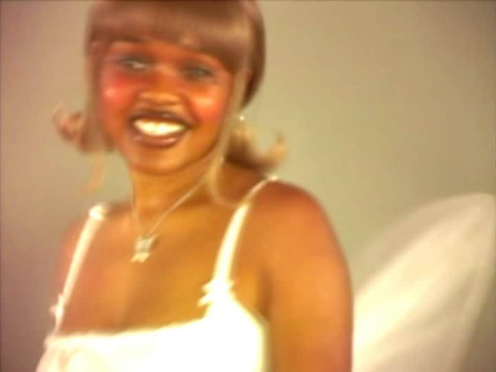 UNIFのインスタグラム：「˚｡⋆ ✿ @amindi in the ℳoonғlower Ԁяess ˚☽˚ singing her original song “ wet jeans “ ♥」