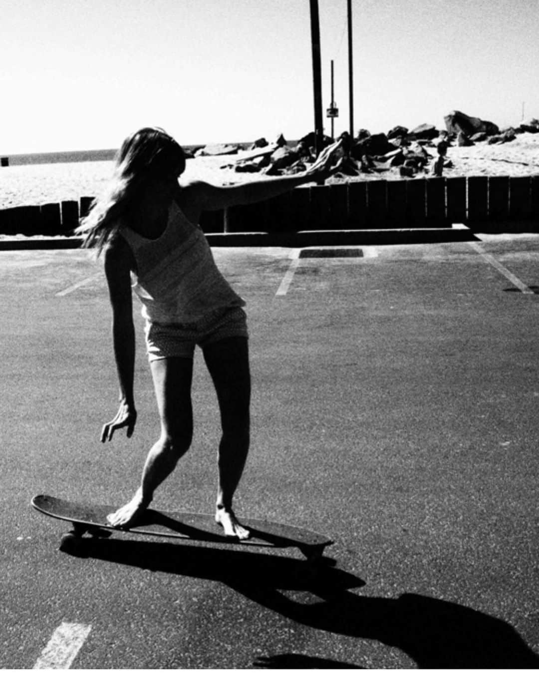 キャメロン・リチャードソンのインスタグラム：「Simpler times I took for granted.  Finding gratitude for life.  Stay safe 🕶」