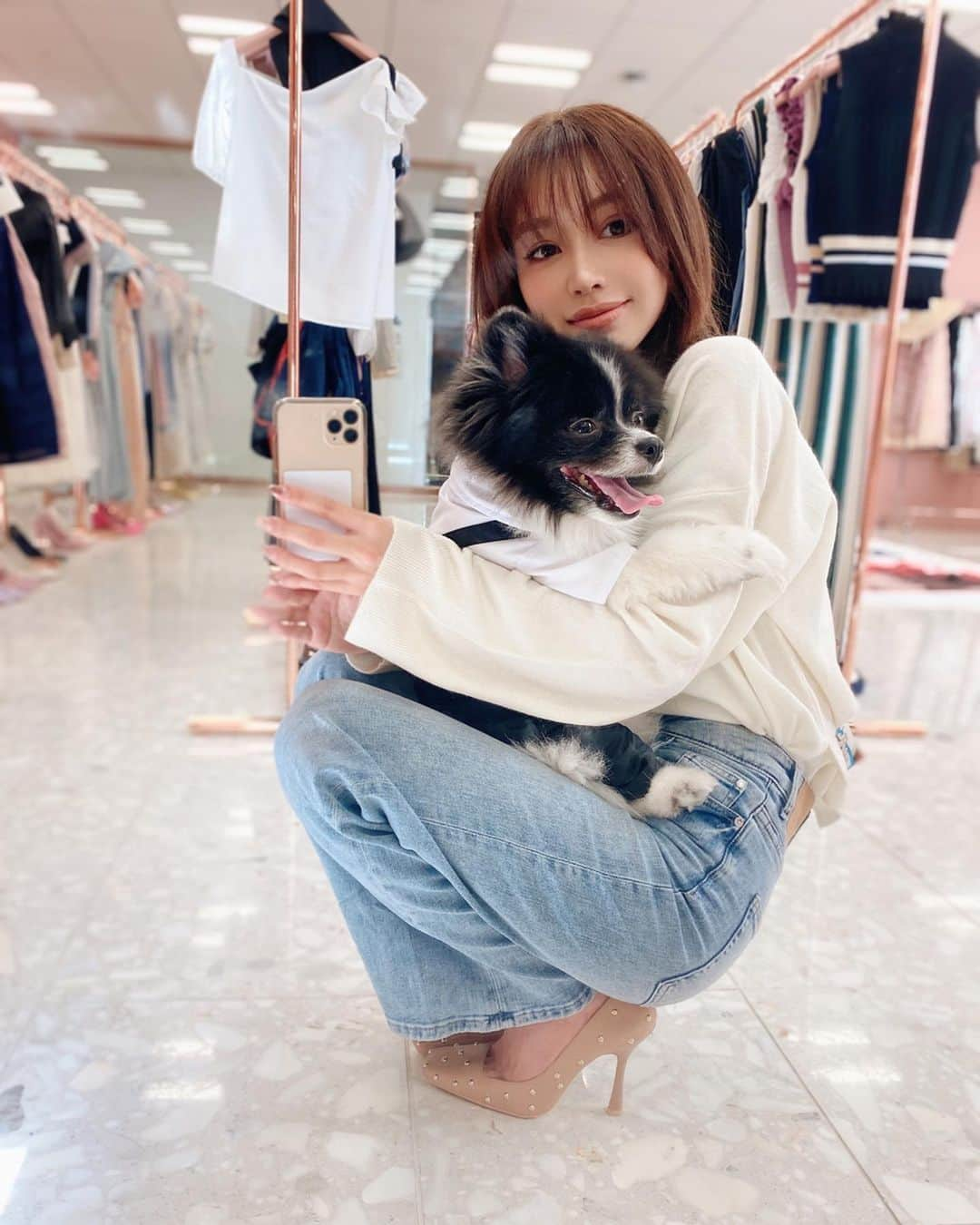 梯真奈美さんのインスタグラム写真 - (梯真奈美Instagram)「本日なんと！ わが社 @eimyistoire_official に @cotarou.totomaru が入社しました🐶🐶❤️ スワイプしてこたとと4コマ📚読んでね🤭💞💞 おっちょこちょいのこたととからのプレゼント🎁 誰のもとに届くかな〜😚💞 #うそやけど♡ #うそじゃないよ♡」4月1日 21時24分 - official_manami