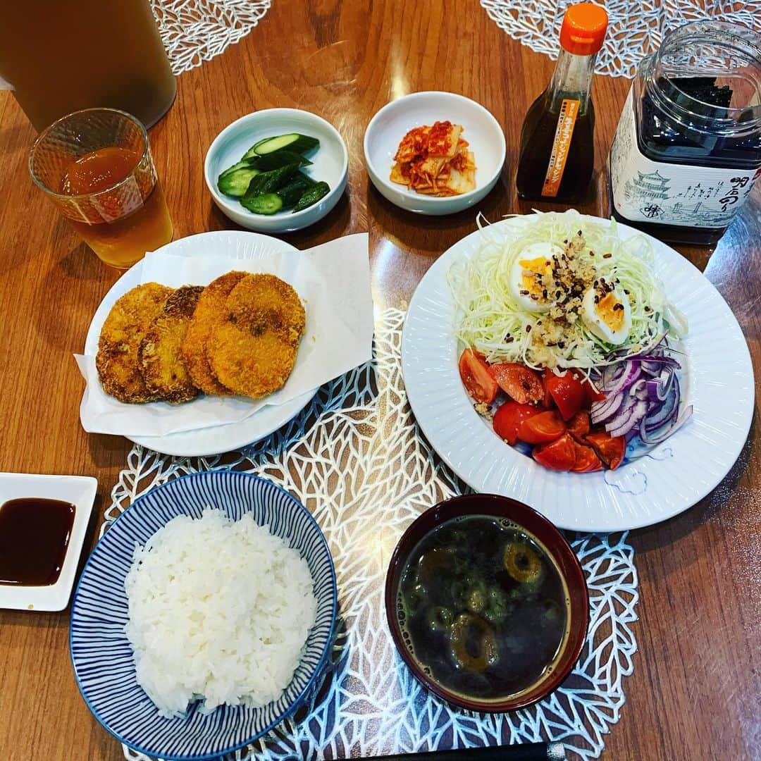 金村義明さんのインスタグラム写真 - (金村義明Instagram)「#本日2食目 #ノンアルコールデー #肉の山喜 #手作りスジコロッケ #手作りミンチカツ #あおやま米 #超超超超超劇劇劇劇うままままままし  #アロン #トイプードルの姿をした孫  #クソコロナええ加減にせぇ  #1日も早くコロナウイルスが終息しますように」4月1日 21時35分 - yoshiaki_kanemura