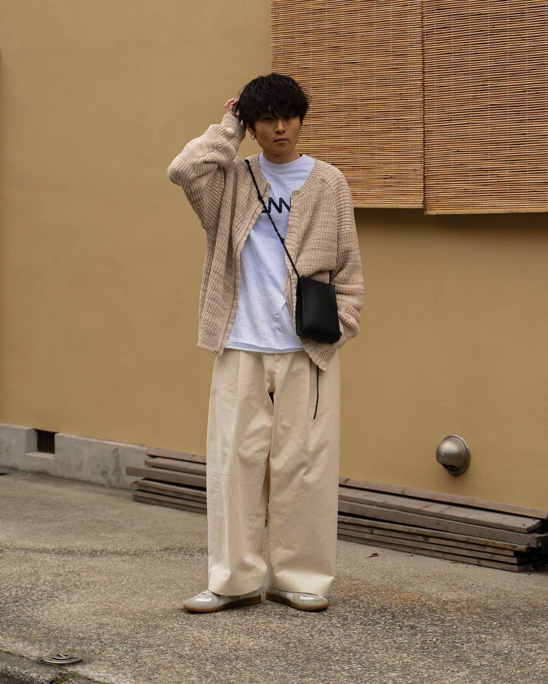Ryoさんのインスタグラム写真 - (RyoInstagram)「ㅤㅤㅤㅤㅤㅤㅤㅤㅤㅤㅤㅤㅤ @yoke_tokyo の2wayで使えるニット。 プルオーバー としてもカーディガンの ようにラフにも着れて万能な1着。☺️ かなり重宝してます！🙇 ㅤㅤㅤㅤㅤㅤㅤㅤㅤㅤㅤㅤㅤ #studionicholson #yoketokyo #maisonmargiela #jilsander #ennoy」4月1日 21時30分 - ryo__takashima