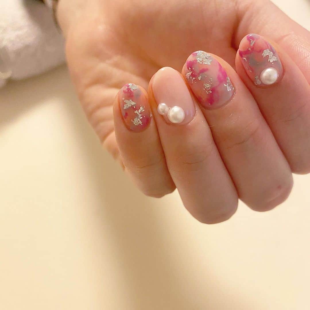 Kana Kobayashiさんのインスタグラム写真 - (Kana KobayashiInstagram)「#nails #Anela #fashion #ネイル #ピンク #ネイルデザイン #ビッグパール #表参道ネイルサロン #プライベートサロン #青山 #春色」4月1日 22時38分 - anela_kana