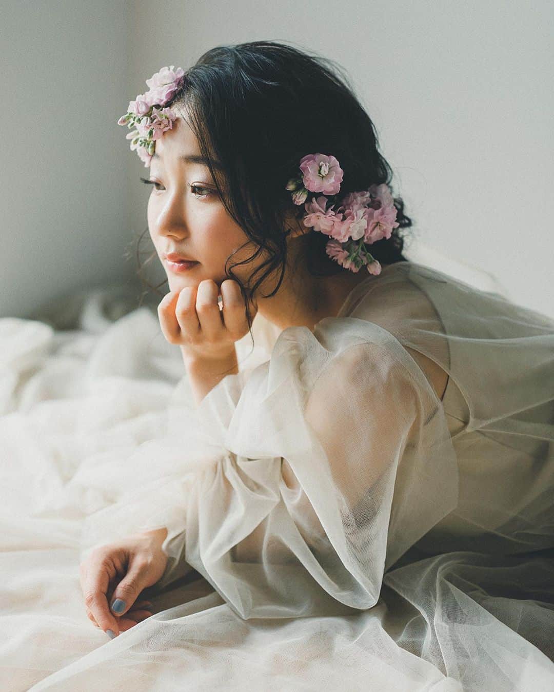斎藤なりのインスタグラム：「今日もインスタライブ観てくれた方 ありがとうございました🕯 今後もエッセイの朗読したいと思うので… うとうと、眠りに来てね。。。」