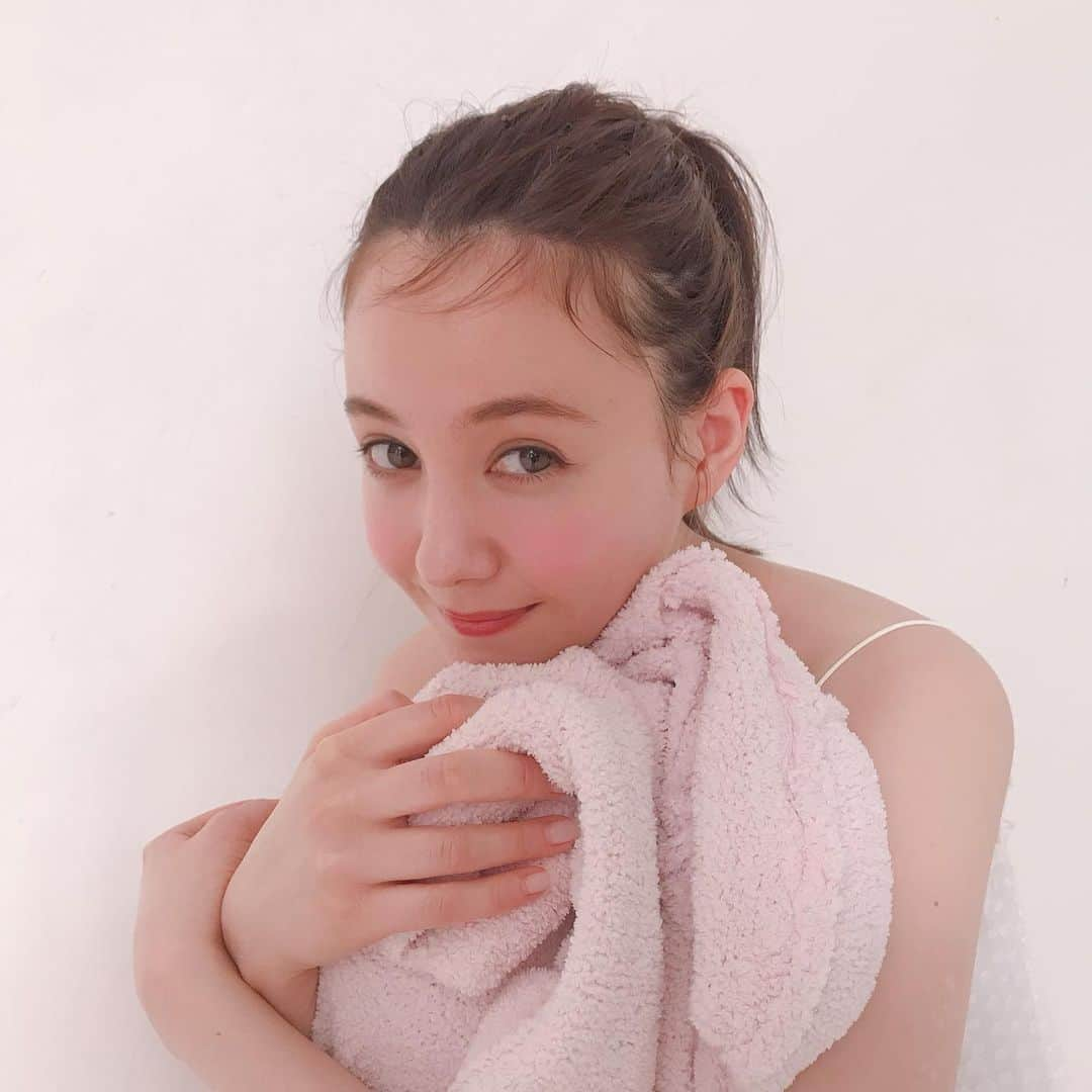 トリンドル玲奈さんのインスタグラム写真 - (トリンドル玲奈Instagram)「オフショット☺︎」4月1日 23時22分 - toritori0123