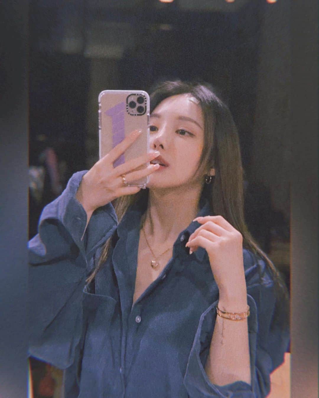 ポニーのインスタグラム：「⠀ 오늘의 장미 : 좋은 칭구칭긔들과 일 걱정 없이 즐거운 하루를 보냈다.  오늘의 가시 : 생각 없이 먹어버렸다.  오늘 여러분들의 장미와 가시는?」