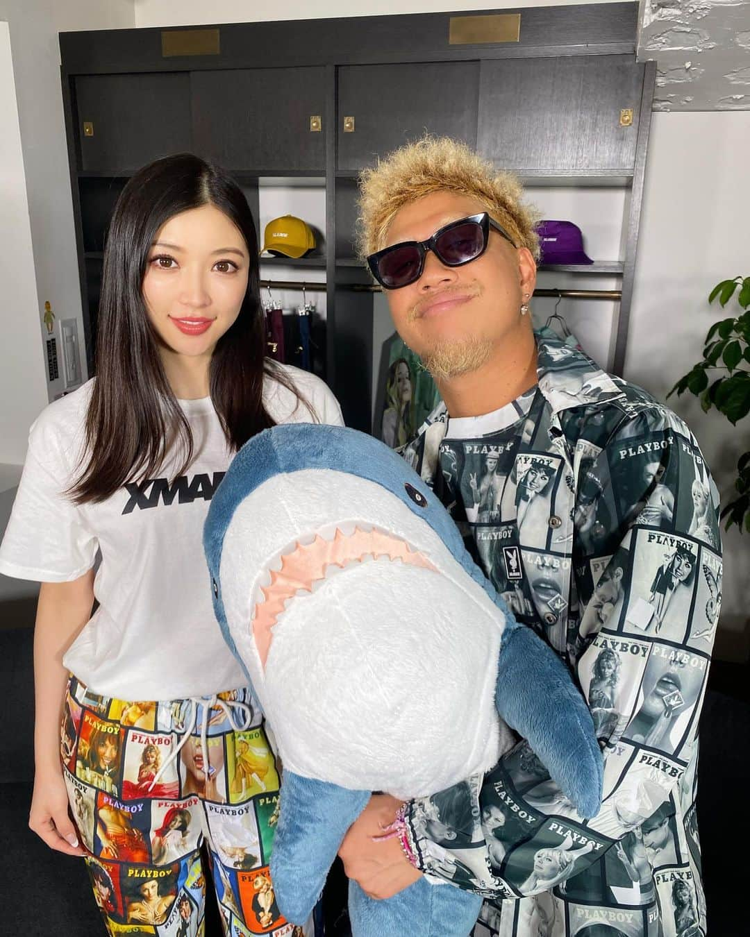 栄木明日香さんのインスタグラム写真 - (栄木明日香Instagram)「ファッションブランド X LARGEと﻿ DJ MARZYさんのコラボ番組﻿ XMARZYに出演させていただきました😄﻿ ﻿ いつも違うファッションができて楽しかった🥳﻿ ﻿ DJ CHARIさん出演回です😄﻿ ﻿ MARZYさんありがとうございま〜じ〜👍 #xlarge #xlargejp #djmarzy #djchari #xmarzy #abemamix #youtube」4月1日 23時32分 - liz_asuka__