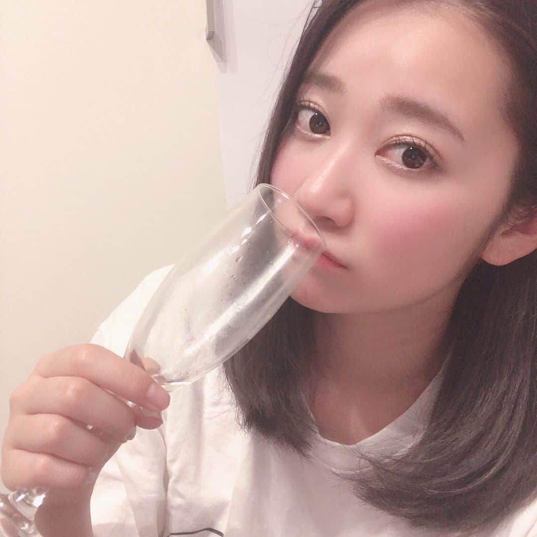 北澤鞠佳のインスタグラム：「最近ミクチャ配信するのが 楽しみでしょうがない(´･ω･`) うずうずしちゃうの。」