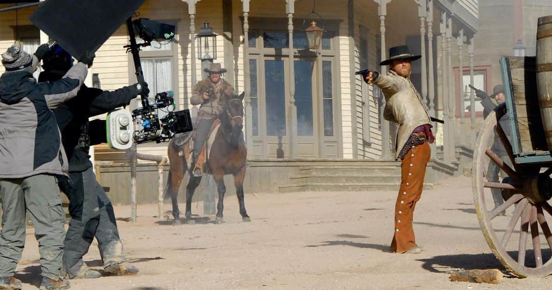 フェドン・パパマイケルさんのインスタグラム写真 - (フェドン・パパマイケルInstagram)「3:10 TO YUMA #christianbale #russelcrowe  #benfoster #director #jamesmangold #cinematography #phedonpapamichael #panavision #kodak」4月2日 0時17分 - papa2