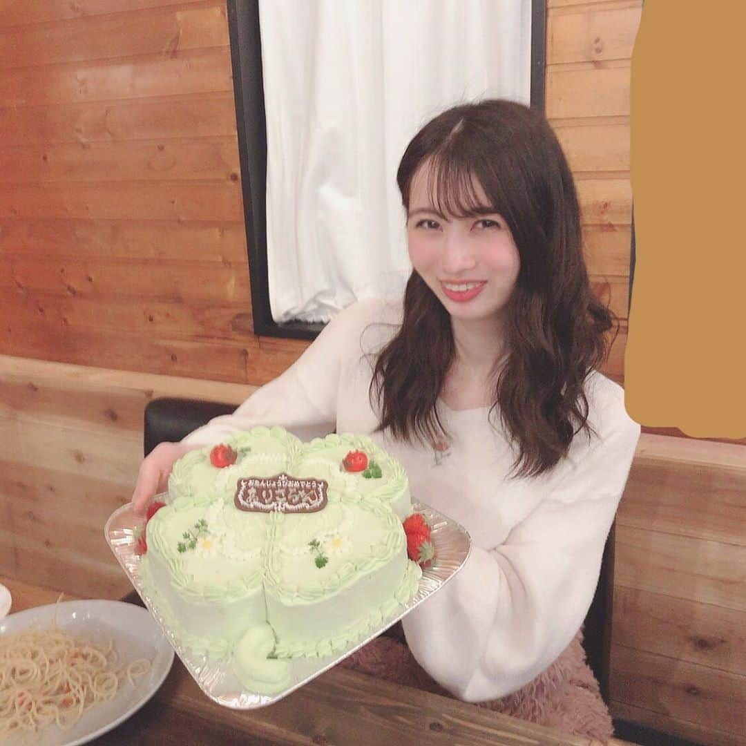 大脇有紗さんのインスタグラム写真 - (大脇有紗Instagram)「21歳のお誕生日迎えました🎂 お母さんが用意してくれたケーキ🙈🌸 美味しいものたくさん食べれて友達とも電話できて、幸せでした〜🥰 #birthday#birthdaycake#四つ葉のクローバー」4月2日 0時18分 - aritan00401