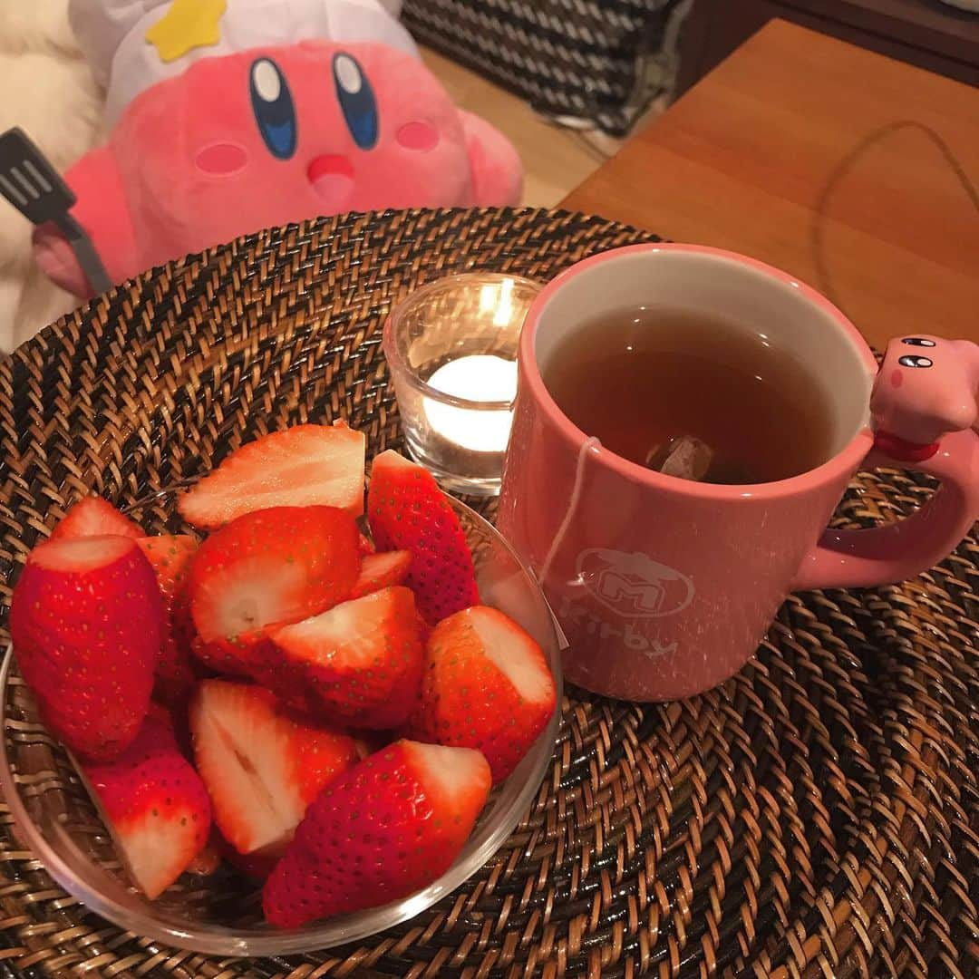 岡部麟さんのインスタグラム写真 - (岡部麟Instagram)「いちご〜🍓 #カービィ #いちご #キャンドル 🕯」4月2日 0時41分 - beristagram_1107