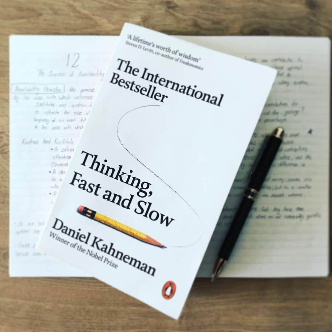 ダビド・バブンスキさんのインスタグラム写真 - (ダビド・バブンスキInstagram)「Currently reading and studying this great book by Daniel Kahneman, the content of which is so relevant and applicable to our situation. Cognitive biases and heuristics must be conditioning our judgments, predictions and reasoning regarding this global crisis in so many (misleading) ways! #selfisolation = #selfeducation #quarantine = #quantumleap」4月2日 0時48分 - davidbabunski