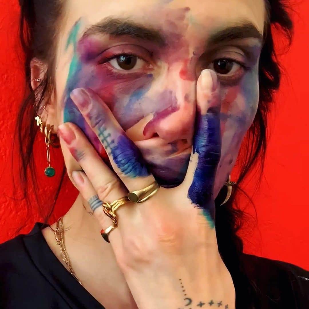 ラングリー・フォックスのインスタグラム：「The fool of April.」