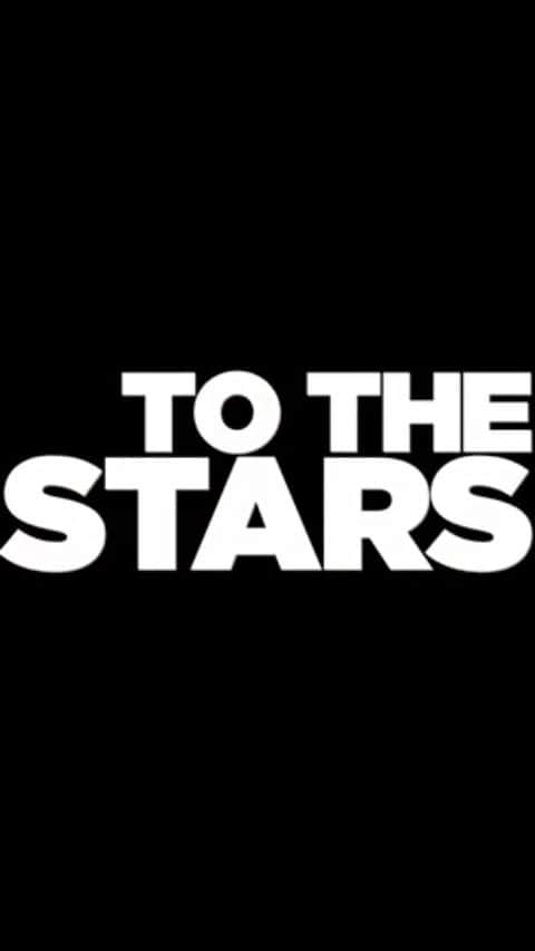 リアナ・リベラトのインスタグラム：「to the stars / available april 24 (appletv, amazon, itunes, googleplay, vudu, fandangonow)  directed by @partyheartymarty  @thekarahayward  @jordanaspiro  @sheawhigham  @mrtonyhale  @malinakerman  @radelaideclemens  @lucasjzumann  @madisenbeaty  @prncesscool  @lauren_stephenson  @wilde_woman_  @elledsmith」