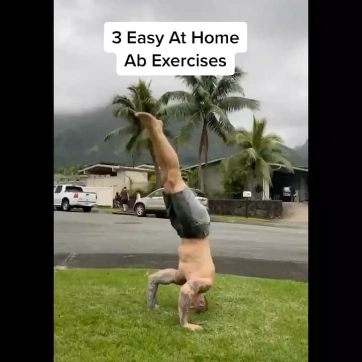 ザッキー・ヴェンジェンスのインスタグラム：「Just a couple of “easy” core exercises that “just about anyone” can do from home. #core #abs #alltimelow #wakeupsunshine #april2020 #😂」