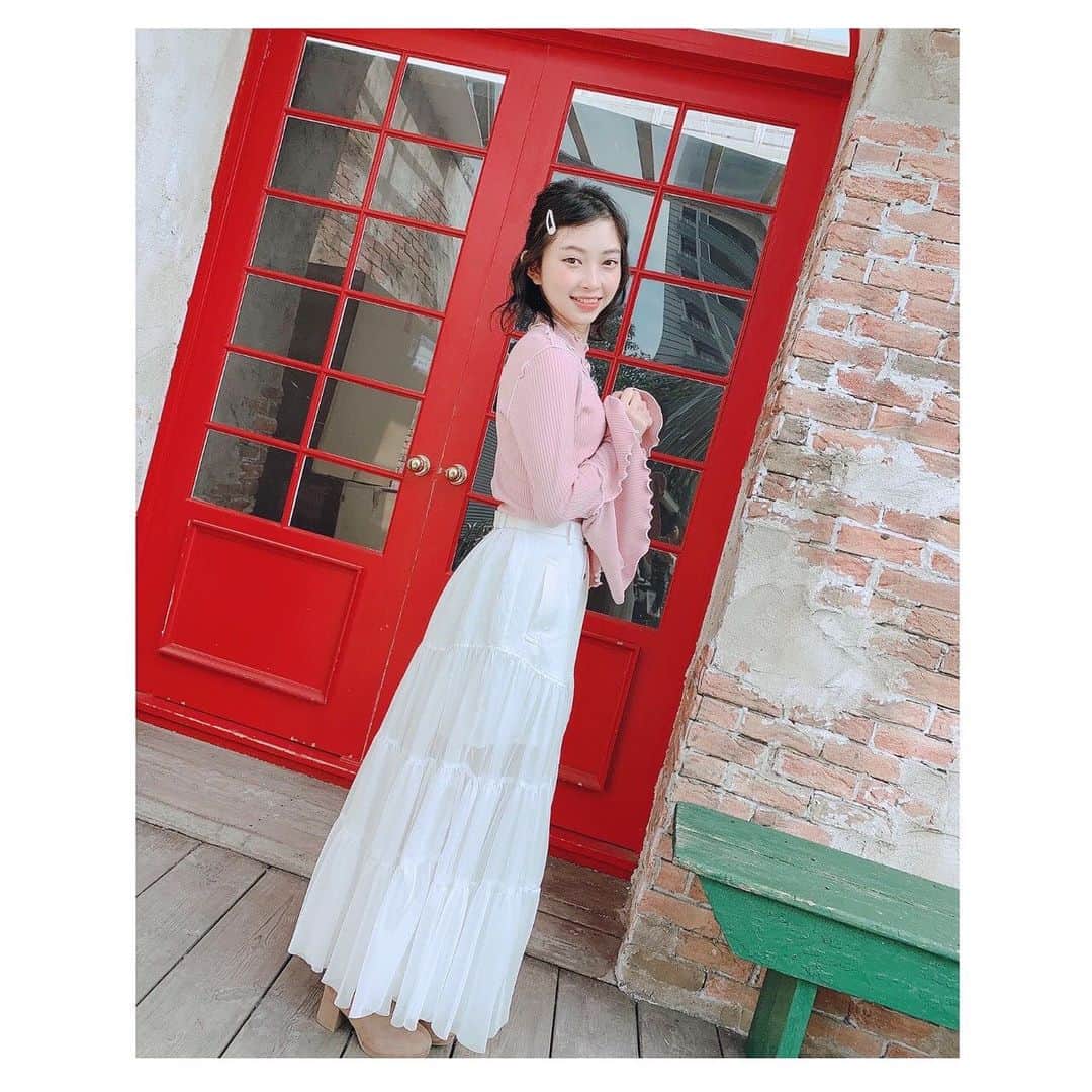辻野かなみさんのインスタグラム写真 - (辻野かなみInstagram)「👗#衣装﻿ ﻿ ﻿ 超ときめき♡宣伝部✨﻿ ﻿ NEWシングル「トゥモロー最強説!!」のMVが公開されました💟﻿ ﻿ ﻿ その冒頭にでてくる、私服風衣装のオフショット🧚‍♀️ デコ出し😆﻿ ﻿ トップス#lilLilly﻿ スカート#REDYAZEL﻿ ﻿ ﻿ #超ときめき宣伝部 #とき宣﻿ #トゥモロー最強説﻿ #MV 観てくれた？﻿ #どうでしたか？☺️﻿ #明るくて観てて元気が出る感じになってます❣️﻿ #まだ観てない方は観てみてね！﻿ #撮影者ぴよ💚﻿ #声ぴよ💚ジュリア💜」4月2日 13時57分 - kanami_tsujino_official