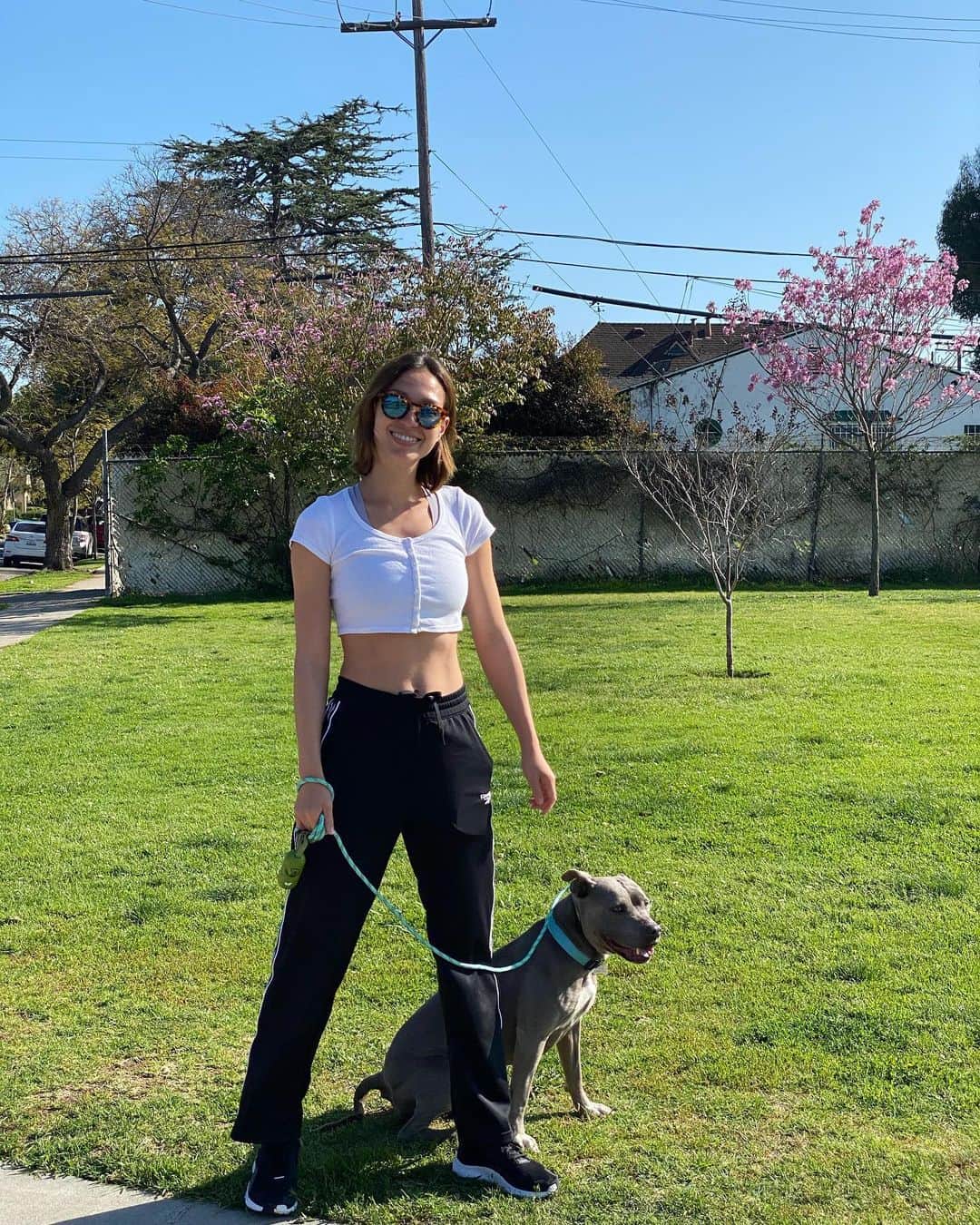 Livさんのインスタグラム写真 - (LivInstagram)「24 hrs as foster parents and my phone is only pics of Stella! Ready for daily puppy spam? #liv4Reebok #fosterdog」4月2日 13時58分 - livlogolding