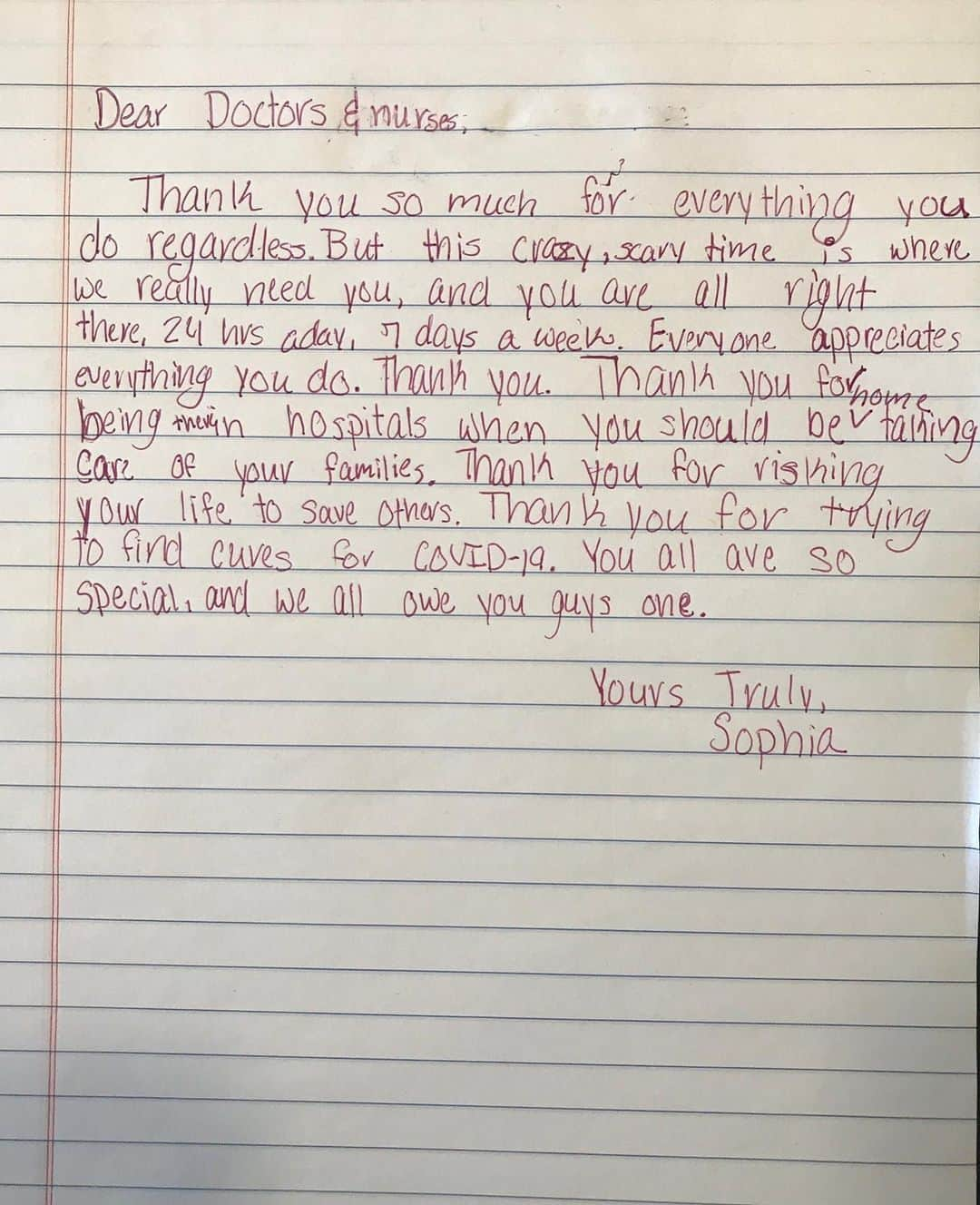 ミシェル・オバマさんのインスタグラム写真 - (ミシェル・オバマInstagram)「If you’re feeling as grateful for our first responders as I am, now’s the time to let them know. From our medical providers and hospital staff to our grocery, transit, and delivery workers, so many extraordinary people are putting their lives on the line to get us all through this moment.  Let’s take the opportunity to tell them and their families that we see their sacrifices and we’re behind them. A handwritten letter, an Instagram post, or a simple “thank you” text can go a long way in letting someone know just how incredible they are and how much you appreciate what they’re doing.」4月2日 7時26分 - michelleobama