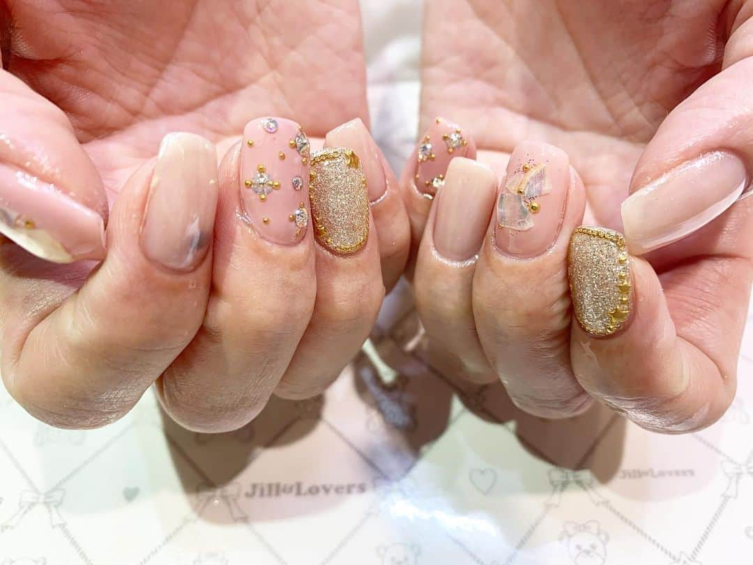 Jill&Loversのインスタグラム：「🌸 #jillandlovers #nail #nailart #paragel #gelneil#gel #ネイル #ネイルアート #me #look #love #かわいい」