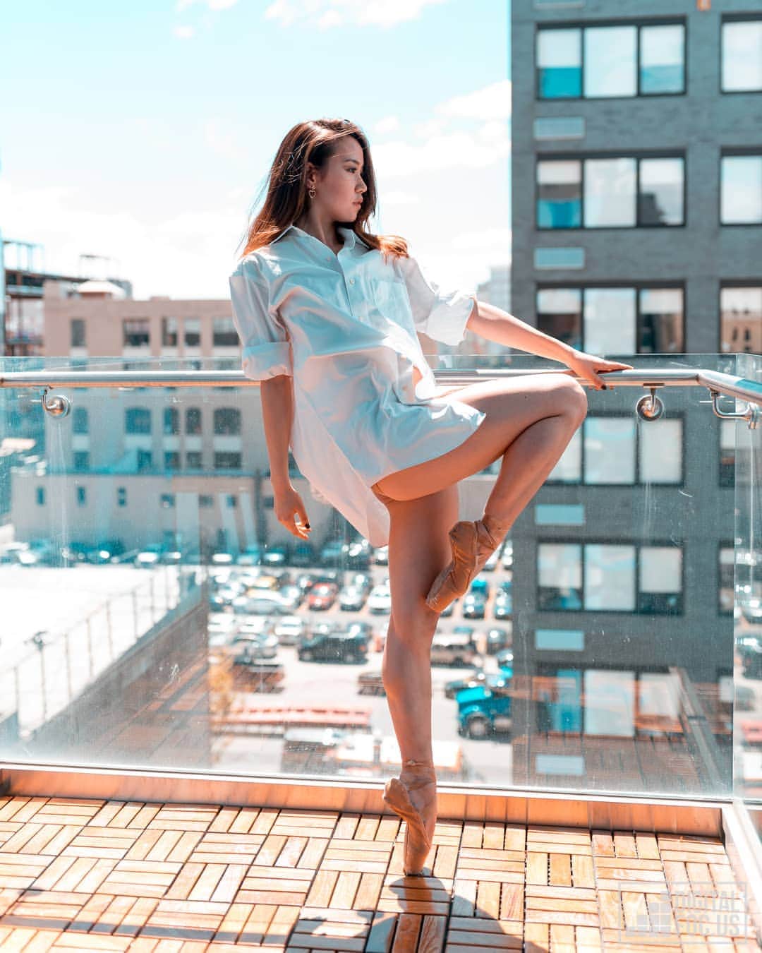 Lily Saito (齊藤莉理)のインスタグラム：「Hang On 💪🏼 |📸 @portraitsatl |」