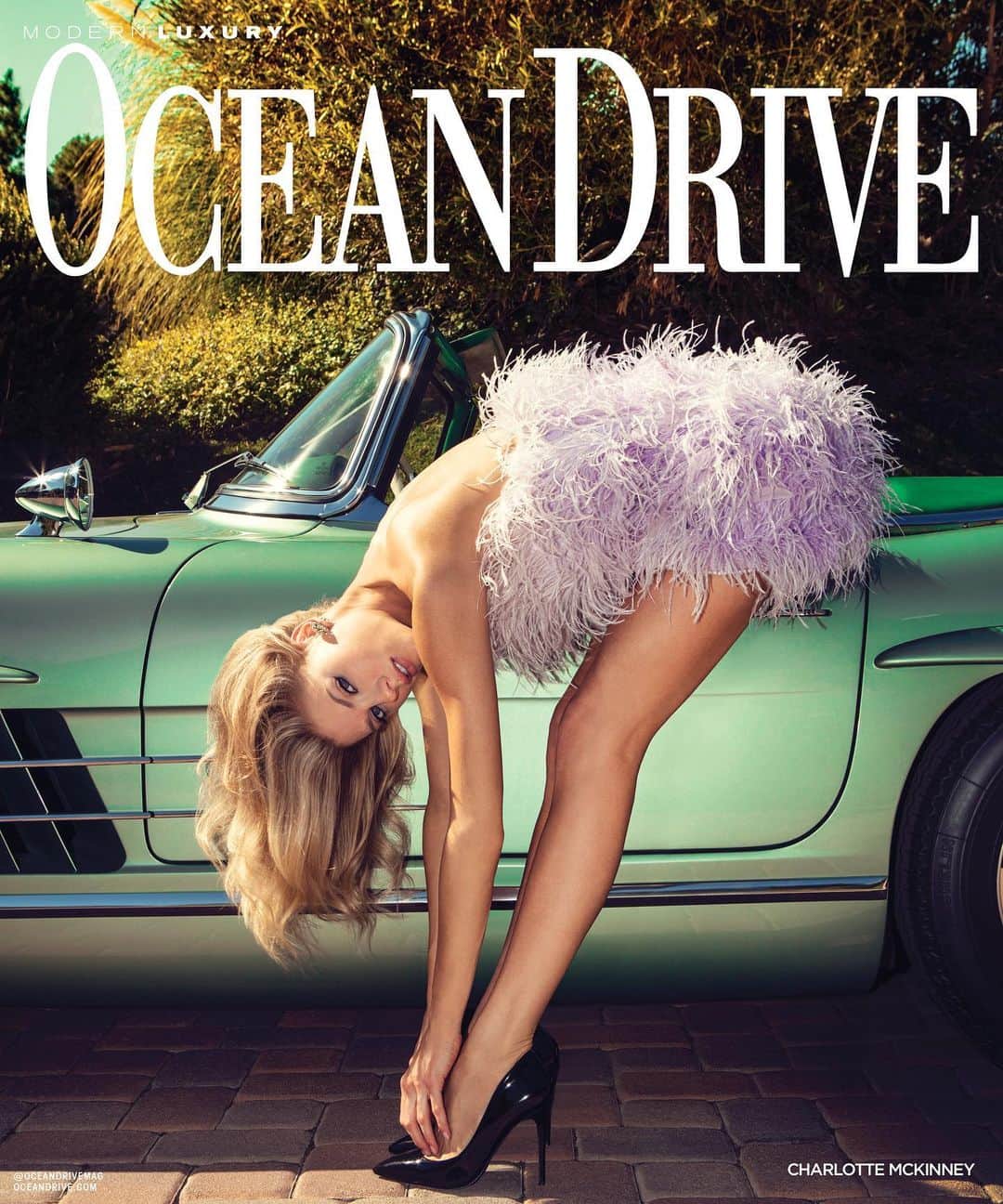 シャーロット・マッキニーのインスタグラム：「April Cover for @oceandrivemag  @riocam  @dallin.james  @kristinhilton @patricia_tortolani」
