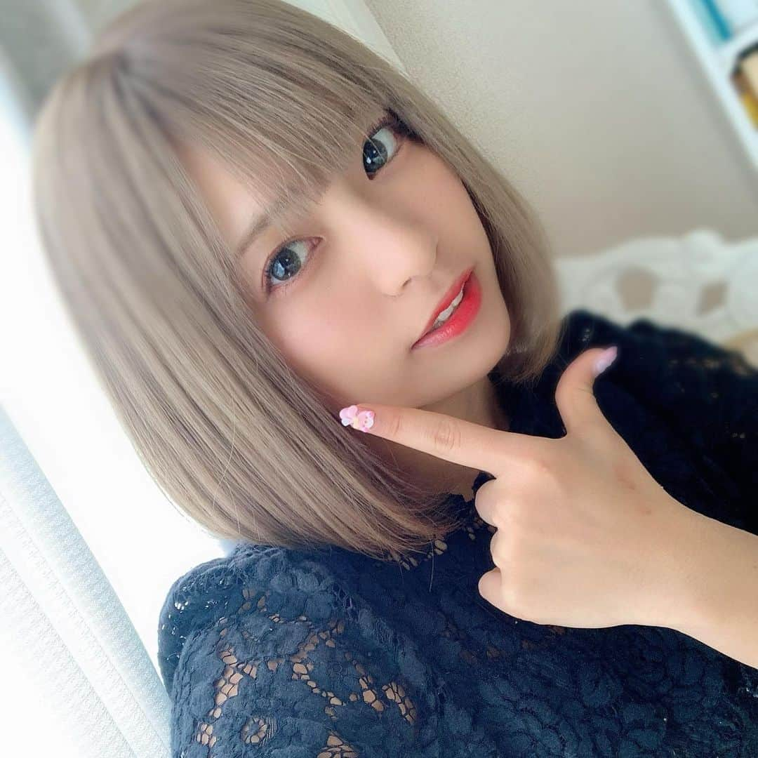 根尾あかりのインスタグラム