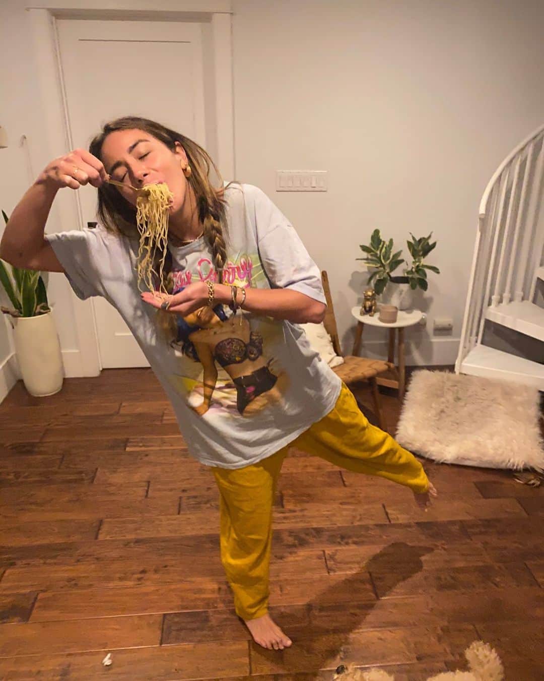 クロエ・ベネットのインスタグラム：「This is sex now, right?」