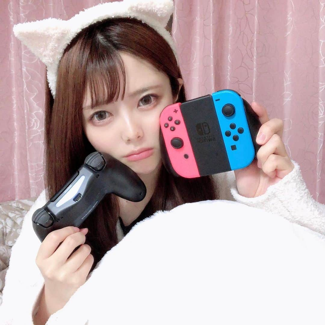 さきすたぐらむのインスタグラム：「⑅⃝︎ どうぶつの森とゼルダとペルソナ🎮 . . #idol #daily #instadaily #instalike #followme #Japanesegirl #fashion #댓글 #팔로우 #일상 #일상스타그램 #사진스타그램 #일본인 #일본 #얼스타그램#데일리 #아이돌 #アイドル #ニーハイ #コスプレ #ニーハイソックス #秋葉原 #アキバ #パジャマ #猫のいる暮らし #switch #あつ森 #プレステ4 #ペルソナ5スクランブル」