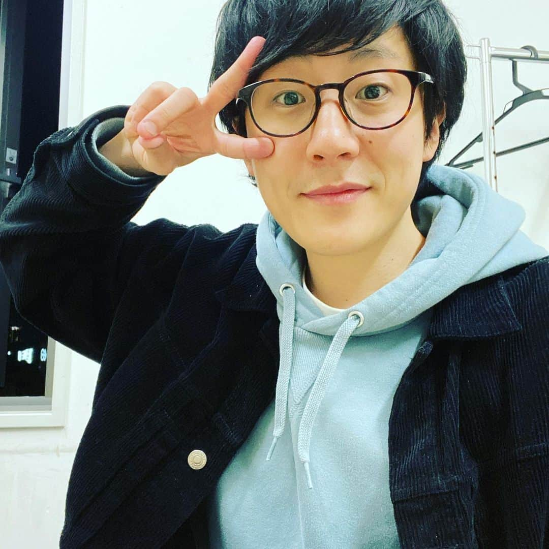 中村フーさんのインスタグラム写真 - (中村フーInstagram)「漫才劇場LINELIVE、元コンビ芸人配信観てくれた方ありがとうございました。 #元相方 #ジソンシン酒井くん #コンビ時代めちゃくちゃ仲悪かった #解散してからめちゃくちゃ仲良くなった #親友 #大好き #またコンビ組みたい」4月2日 23時18分 - hendernakamura