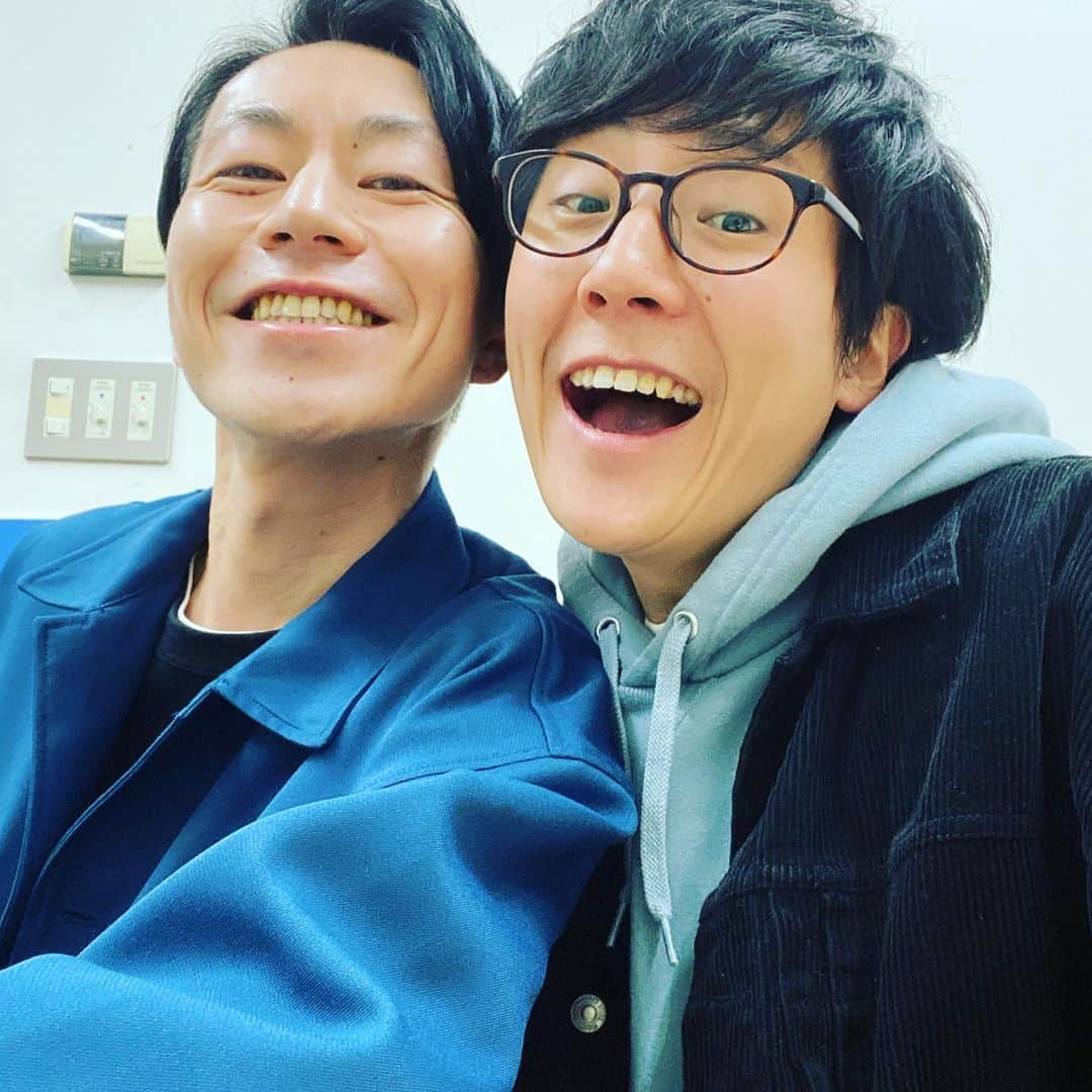 中村フーさんのインスタグラム写真 - (中村フーInstagram)「漫才劇場LINELIVE、元コンビ芸人配信観てくれた方ありがとうございました。 #元相方 #ジソンシン酒井くん #コンビ時代めちゃくちゃ仲悪かった #解散してからめちゃくちゃ仲良くなった #親友 #大好き #またコンビ組みたい」4月2日 23時18分 - hendernakamura