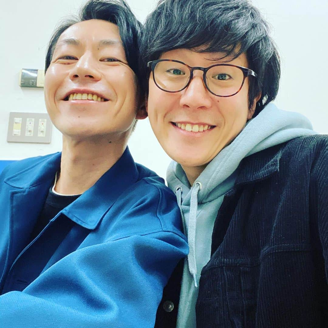 中村フーさんのインスタグラム写真 - (中村フーInstagram)「漫才劇場LINELIVE、元コンビ芸人配信観てくれた方ありがとうございました。 #元相方 #ジソンシン酒井くん #コンビ時代めちゃくちゃ仲悪かった #解散してからめちゃくちゃ仲良くなった #親友 #大好き #またコンビ組みたい」4月2日 23時18分 - hendernakamura