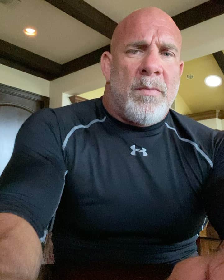 ビル・ゴールドバーグのインスタグラム：「Thank you to everyone on the front lines fighting this pandemic! 🙏🏻 #firstresponders #nurses #doctors #army #navy #airforce #marines #coastguard  @goldbergsgarage @speedkore01 @wwe #spear #jackhammer #whosnext #STAYSAFE #WASHURHANDS #janitors #dedication #humanity #helpingothers #realheros」
