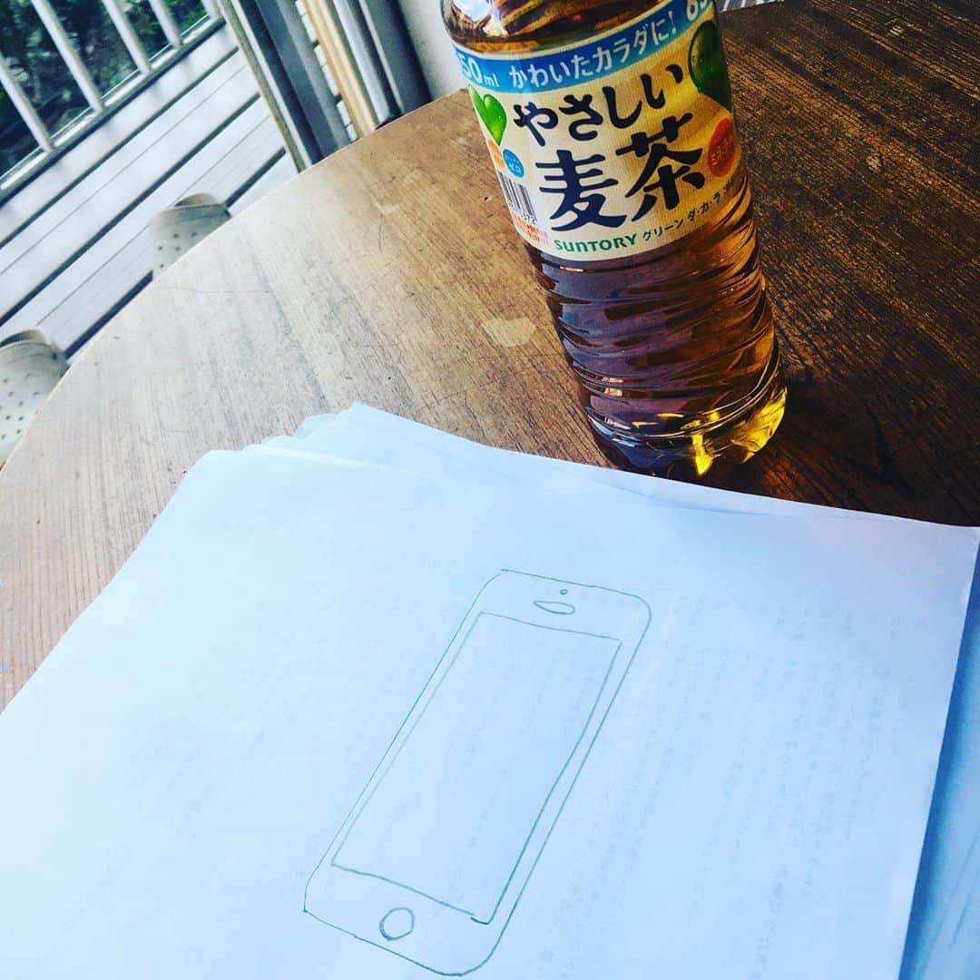 林伊織さんのインスタグラム写真 - (林伊織Instagram)「iPhoneは絵心無くても描ける。偉大。  #台本は集中して読みましょう」4月2日 16時25分 - iori_haya4