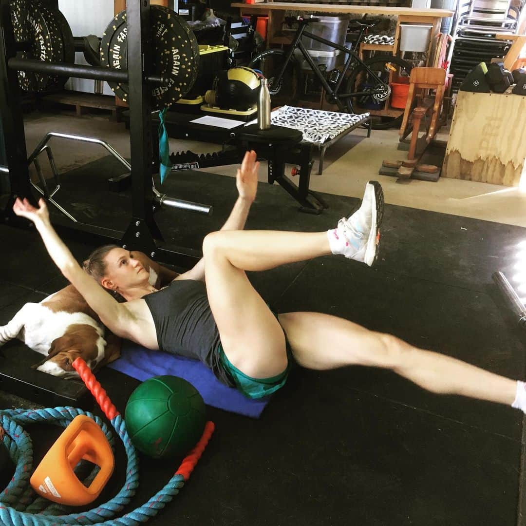 ケイトリン・サージェント・ジョーンズさんのインスタグラム写真 - (ケイトリン・サージェント・ジョーンズInstagram)「Did I mention I miss my normal training partners? 🐶 💫 💫 #fourlegsarebetterthantwo #quaranteam #sounhelpful #makethemostofwhatyouvegot #abundancemindset #gratitude #stilltraining #traintotokyo #adaptandovercome #findaway #athletelife #puppylove #bassetsofinstagram #abcircuit #runnergirl #runnersofinstagram #lifeisweird #traininginisolation #trainingpartner #athstogether」4月2日 16時28分 - caitlin.sargentjones