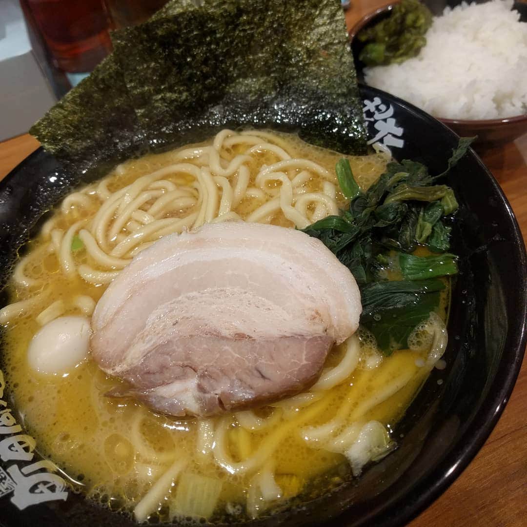 越中睦士のグルメインスタ