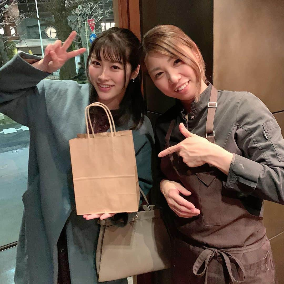 春原未来さんのインスタグラム写真 - (春原未来Instagram)「過日の #ディナー #dinner さて,この紙袋の中にはなにが入ってるでしょうか？😏💭💕 . #長谷川稔lab  @hasegawaminoru.lab @mayo_miyata_patissiere #パティシエ めずらしい #2shot #白金台グルメ」4月2日 17時01分 - sunohara_miki