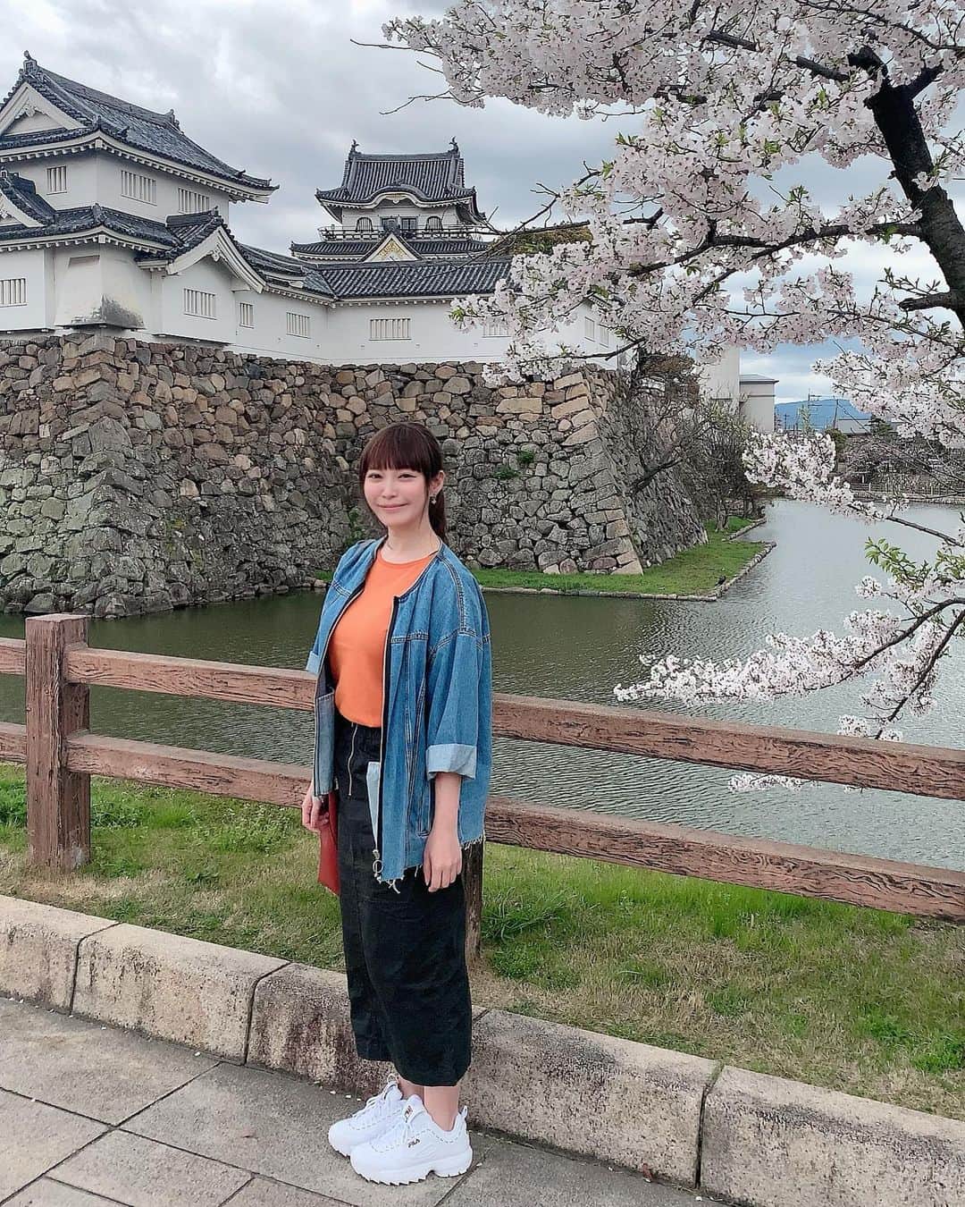 田中良子さんのインスタグラム写真 - (田中良子Instagram)「昨日の #おは朝 見てくださった皆様ありがとうございました✨そして、沢山の応援コメントも本当にありがとうございました🥺 #４月 いいスタートになりました☺️ #岸和田城 の近く通りすがり、綺麗な #桜 も満開なってました🌸」4月2日 17時21分 - tanakaryoko102