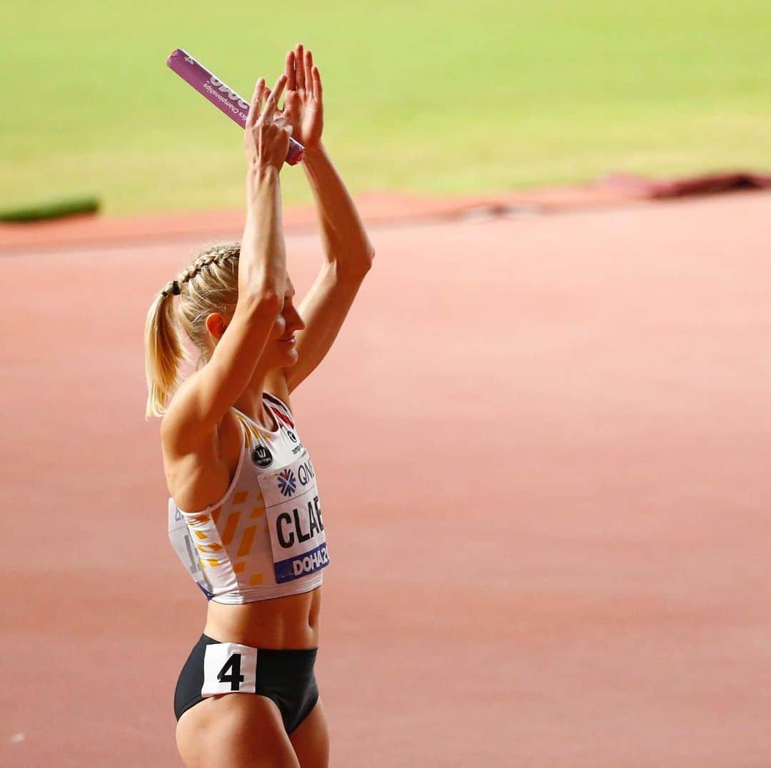 ハンネ・クレスのインスタグラム：「Me retiring was obviously an April fool joke.🤪 I’m far from quitting and still very motivated for next year’s Olympics!!! That doesn’t mean that postponing the Games isn’t for us, athletes, a hard pill to swallow. Therefore it’s important to take care of our mental health! Don’t be afraid to ask for help.🤍 #staystrong  Besides that I would like to announce that @florentijnvandenbergh and my mum @driesilse have created a website for me. It’s a work in progress but so happy with the result! You can find the link in my bio! www.hanneclaes.com  Take care! x H」