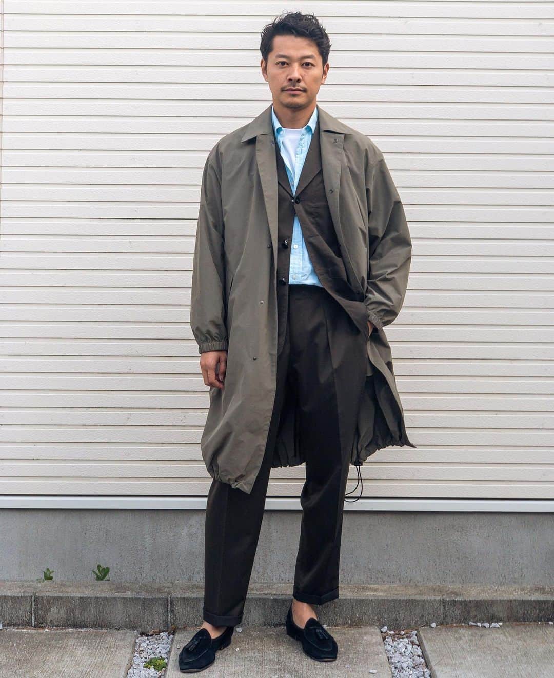 高田朋佳のインスタグラム：「“relax suit style...” ———————————————————————— #suitstyle #camoshita #baudoinandlange #newcolonialstyle #jetset #singapore #luxuryresort #colonyclothing #singaporelife #singaporestyle  #lifestyle #fashion #mensfashion」