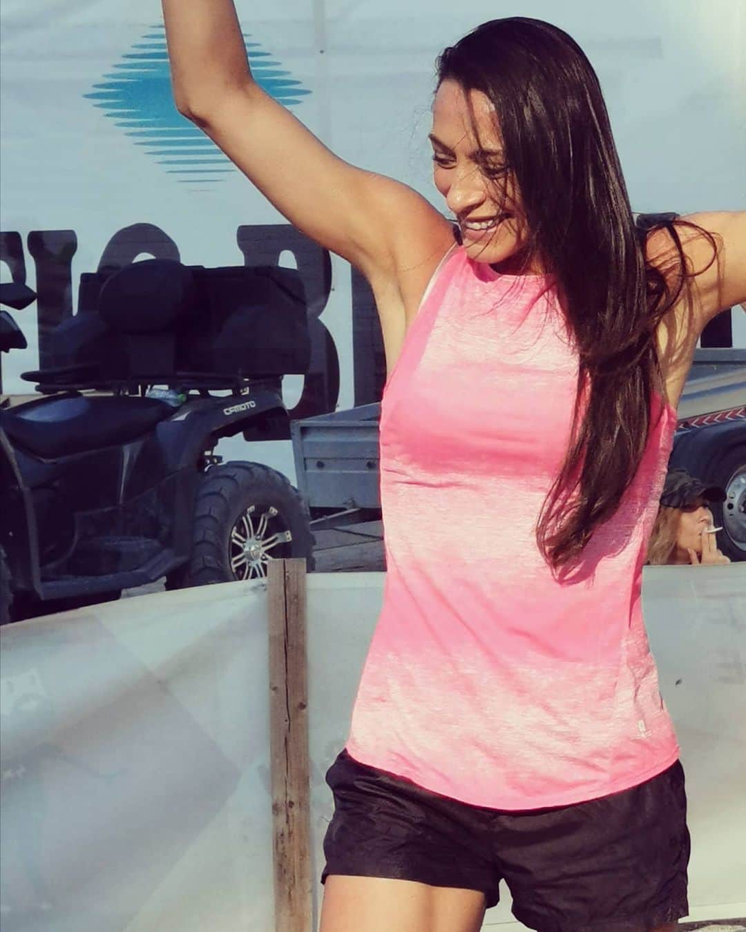 カタリナ・ポノルのインスタグラム：「Smile... Be happy! Be free!! 😄」
