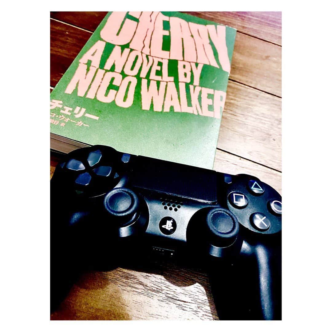 猪野広樹さんのインスタグラム写真 - (猪野広樹Instagram)「Stay your home... Persona 5 the stage  Now on sale!  I hope you have a good time!」4月2日 18時24分 - hiroki_ino