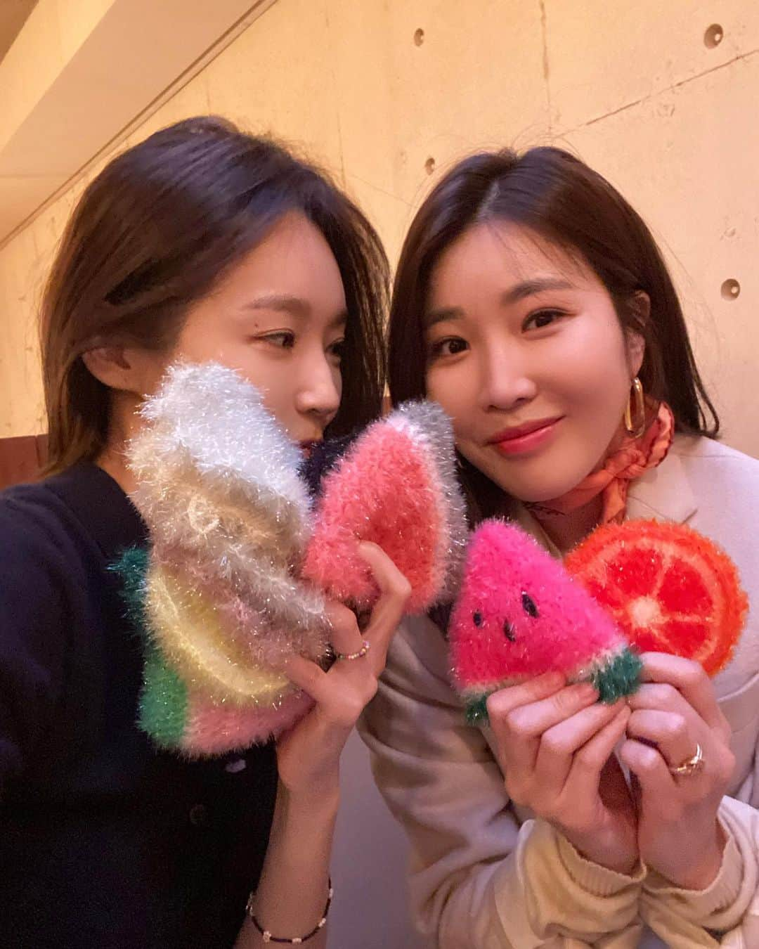 イ・ヘリさんのインスタグラム写真 - (イ・ヘリInstagram)「아까워서 어뜨케 써요🍊🍉🥝🍋 #백만불짜리수세미#감동의린니 #다비치하뚜린니❤️」4月2日 18時36分 - dlgofl85