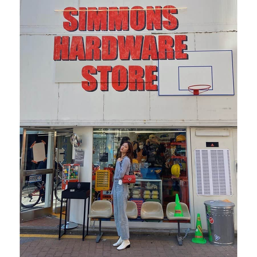 イ・ハウンさんのインスタグラム写真 - (イ・ハウンInstagram)「시몬스 침대 브랜드 창립 150주년 SIMMONS HARDWARE STORE⛑ 패션 아이템, 라이프스타일 굿즈를 만나볼 수 있어요#시몬스 #시몬스하드웨어스토어 #시몬스침대 #AD」4月2日 19時40分 - lhaeun96