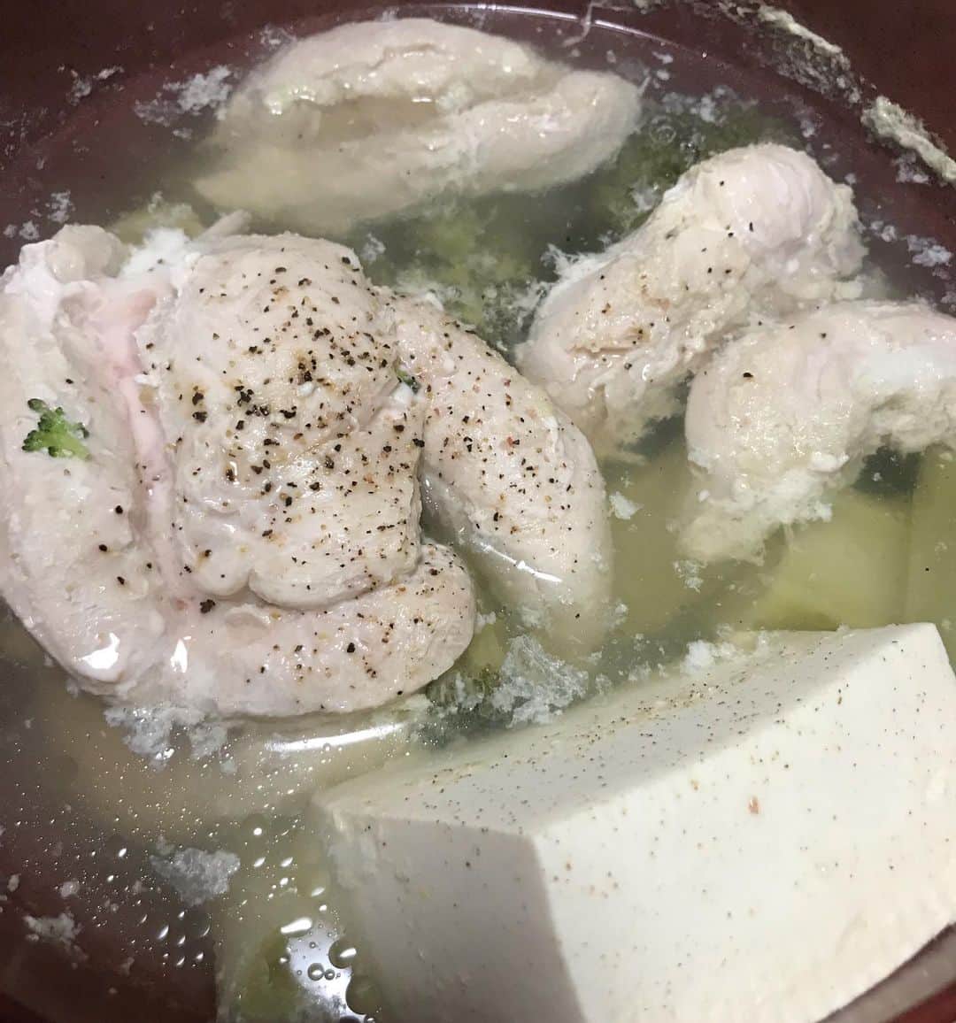 石川修司のインスタグラム：「ササミとブロッコリーとネギと豆腐 #巨人のグルメ」