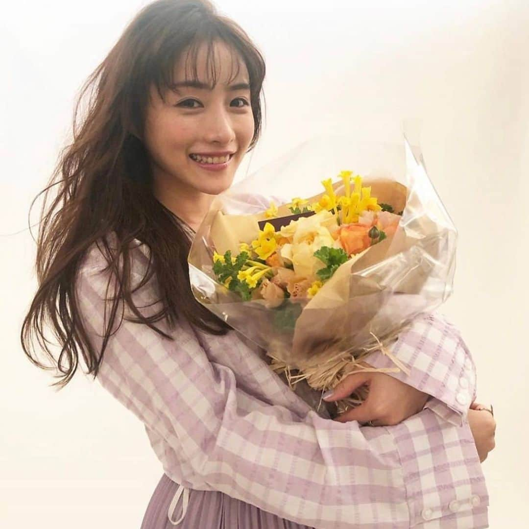 石原さとみのインスタグラム：「4月🌸🍃 #石原さとみ #ishiharasatomi #いしはらさとみ」