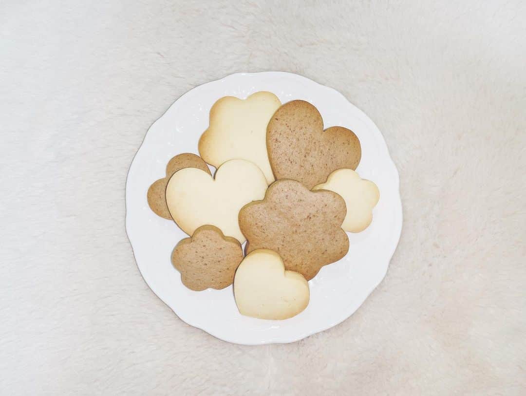 武井紗良さんのインスタグラム写真 - (武井紗良Instagram)「2種類クッキー焼いたの🍪」4月2日 20時45分 - sweets_sweetss